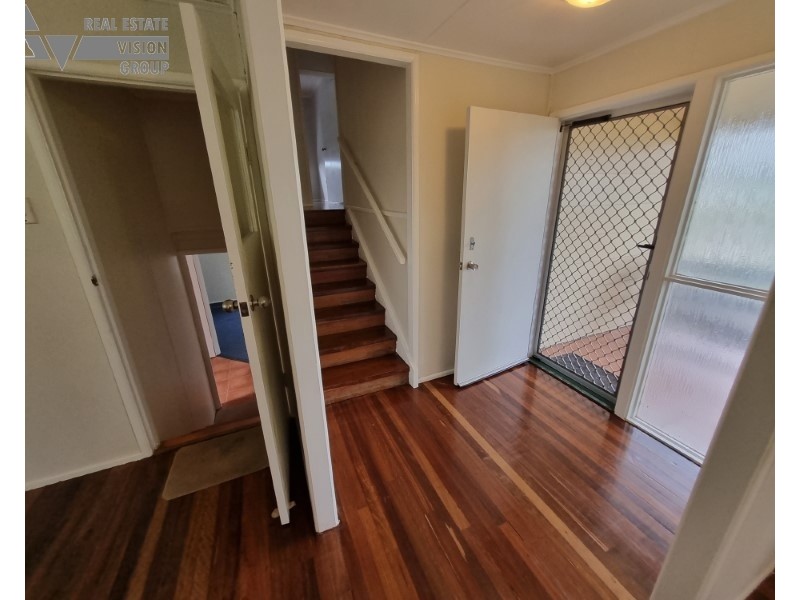 4 Yeates Ave, Blackwater QLD 4717