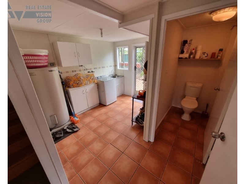 4 Yeates Ave, Blackwater QLD 4717