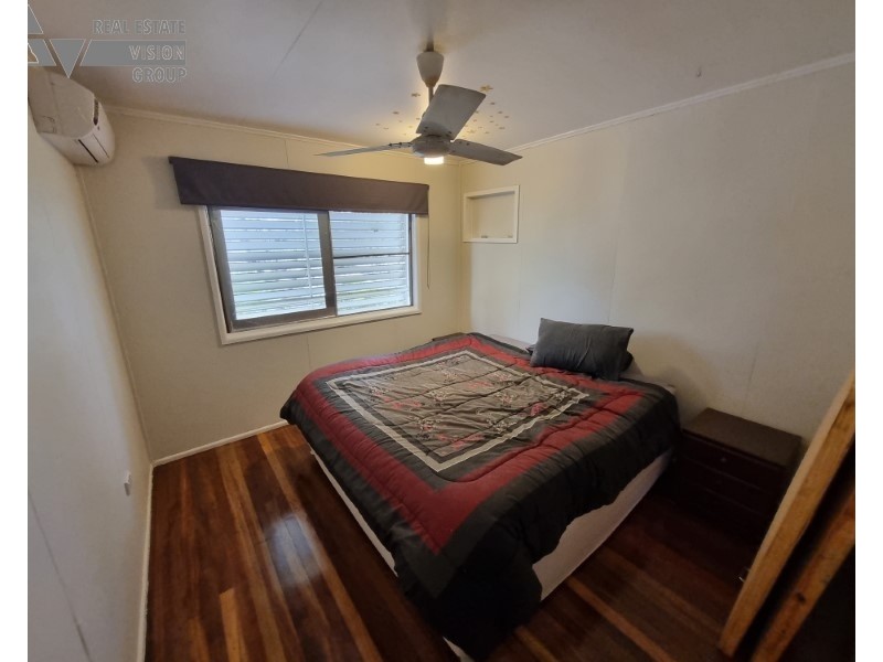 4 Yeates Ave, Blackwater QLD 4717