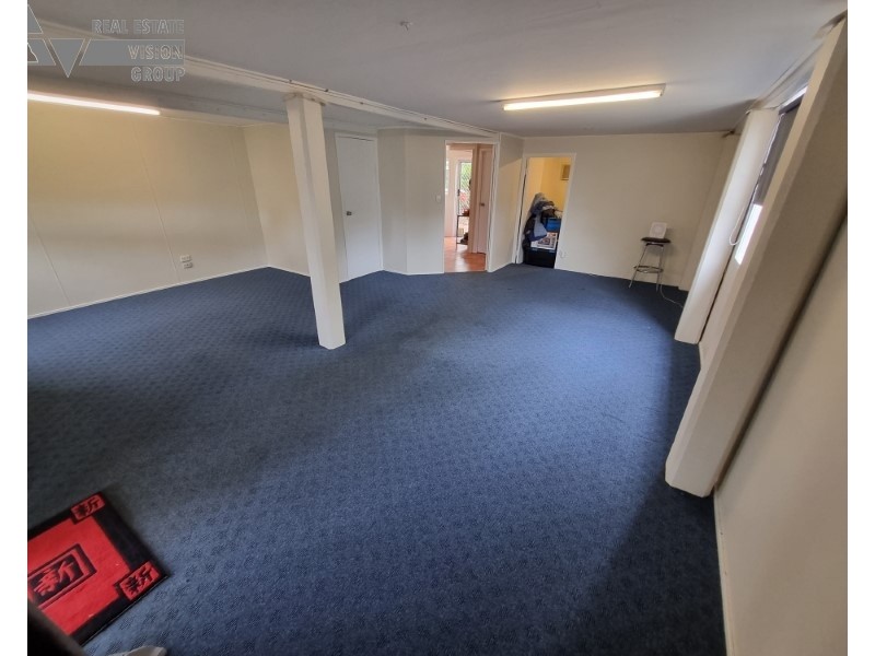 4 Yeates Ave, Blackwater QLD 4717