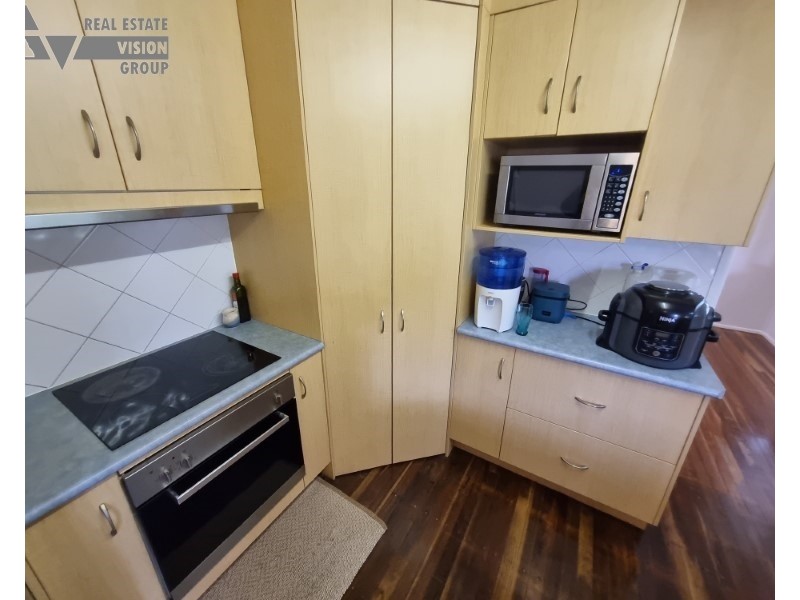 4 Yeates Ave, Blackwater QLD 4717