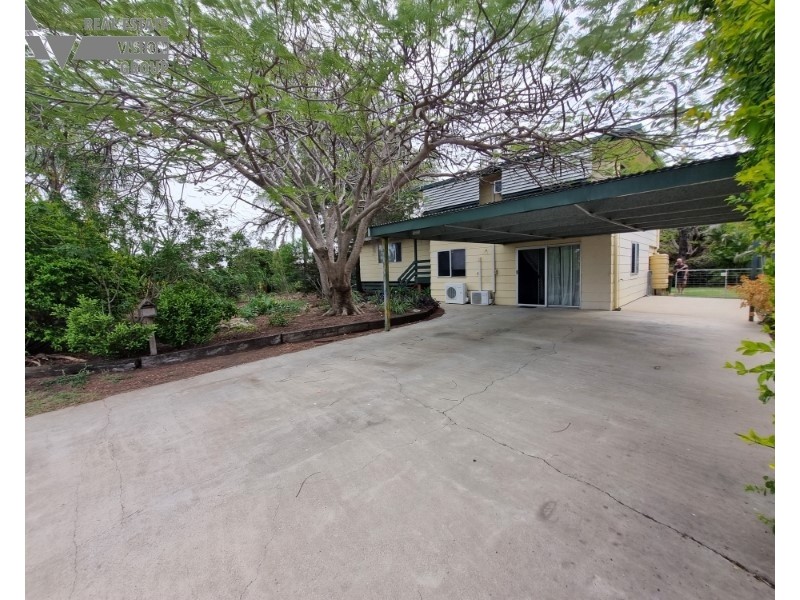 4 Yeates Ave, Blackwater QLD 4717