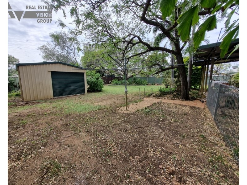4 Yeates Ave, Blackwater QLD 4717
