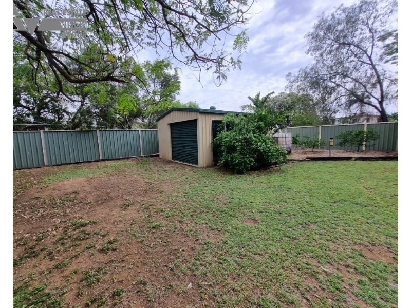 4 Yeates Ave, Blackwater QLD 4717