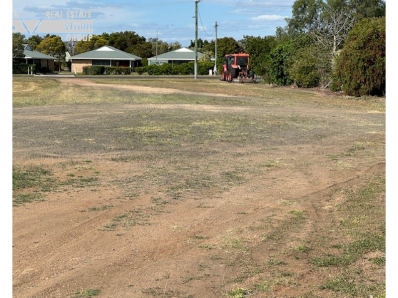 31 Peak Downs St, Capella QLD 4723