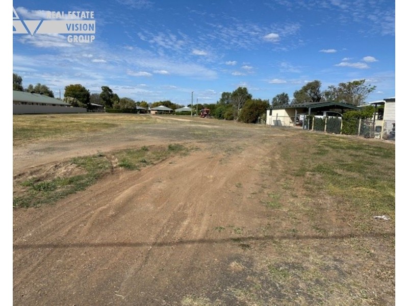 31 Peak Downs St, Capella QLD 4723