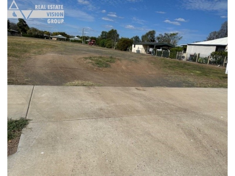 31 Peak Downs St, Capella QLD 4723