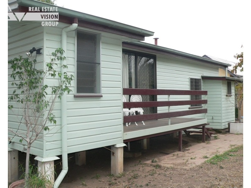 18 Bicentennial Dr, Emerald QLD 4720