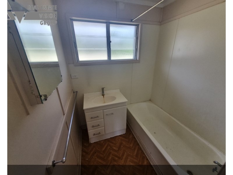 47A Fay St, Blackwater QLD 4717