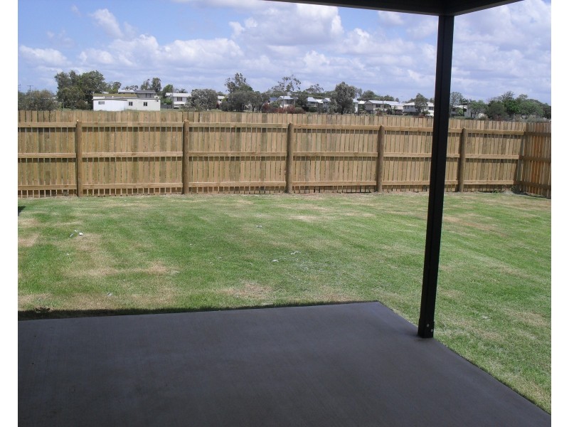 20 Deacon Street, Blackwater QLD 4717