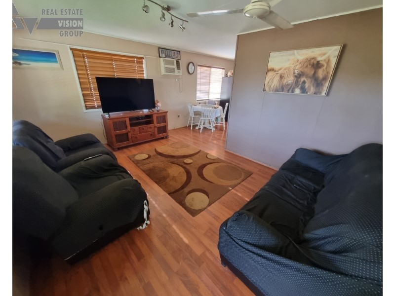 16 Doon St, Blackwater QLD 4717