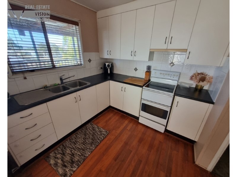 16 Doon St, Blackwater QLD 4717