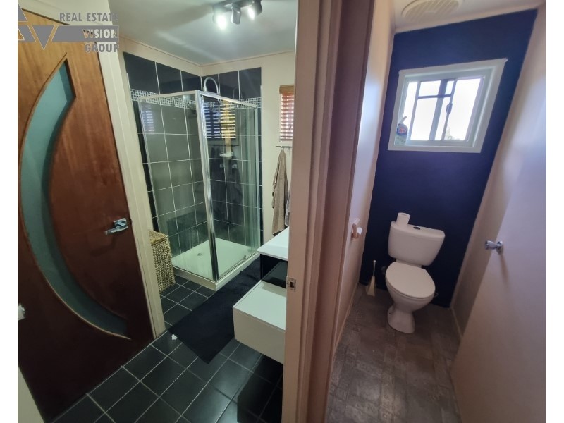 16 Doon St, Blackwater QLD 4717