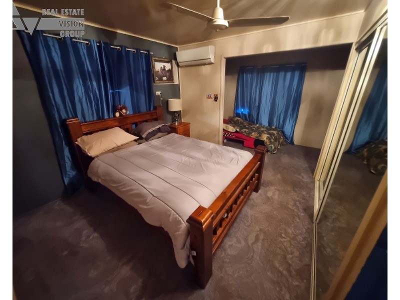 16 Doon St, Blackwater QLD 4717