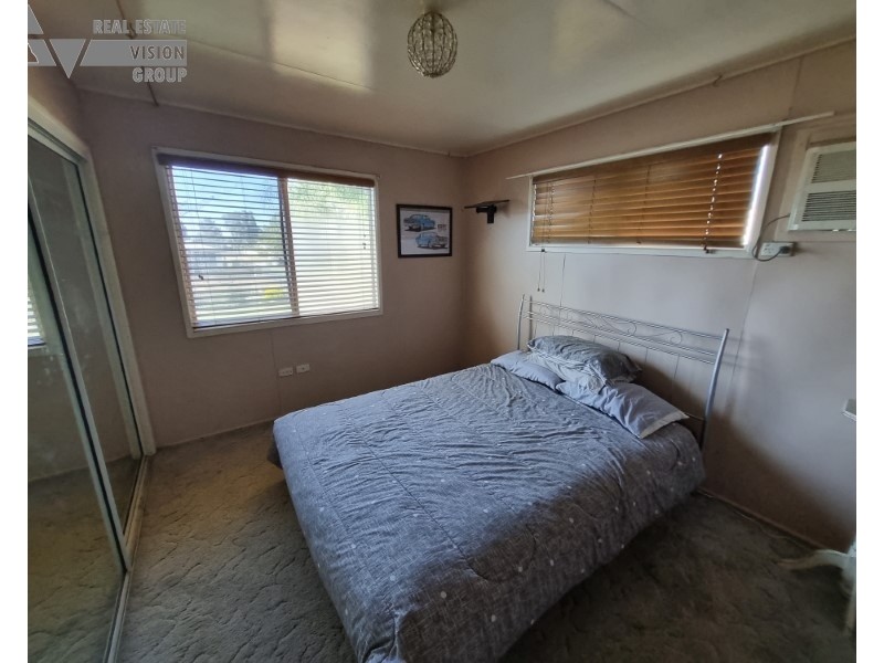 16 Doon St, Blackwater QLD 4717