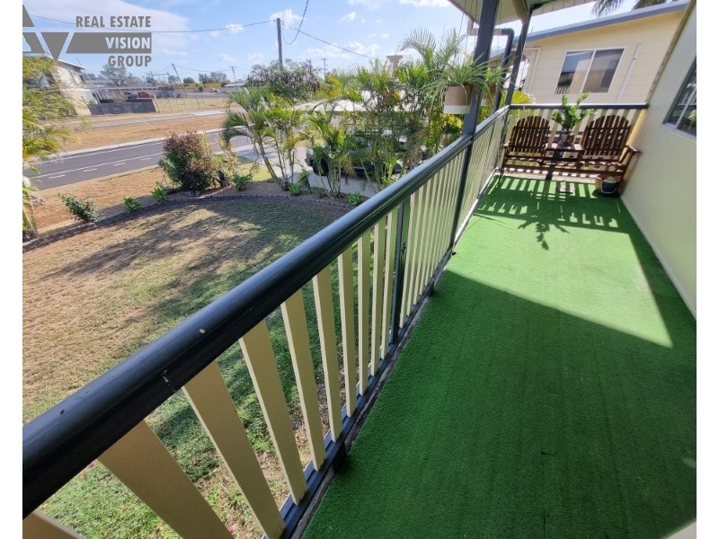 16 Doon St, Blackwater QLD 4717