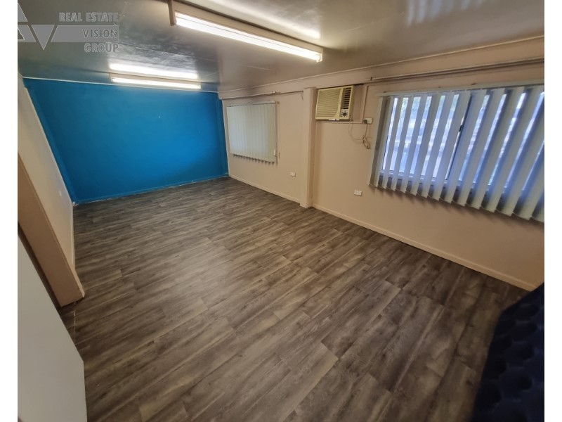 16 Doon St, Blackwater QLD 4717