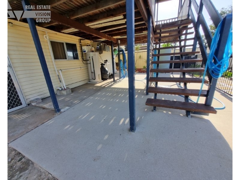 16 Doon St, Blackwater QLD 4717