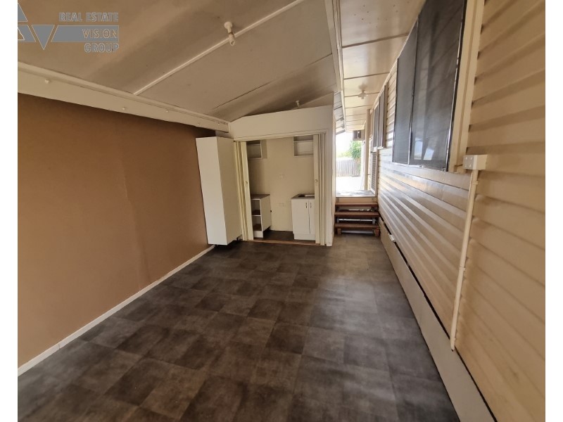 16 Doon St, Blackwater QLD 4717