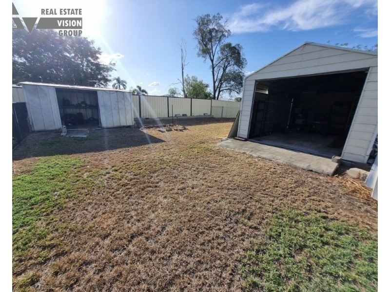 16 Doon St, Blackwater QLD 4717