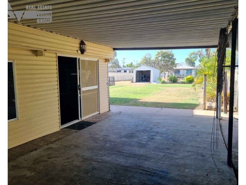 16 Doon St, Blackwater QLD 4717