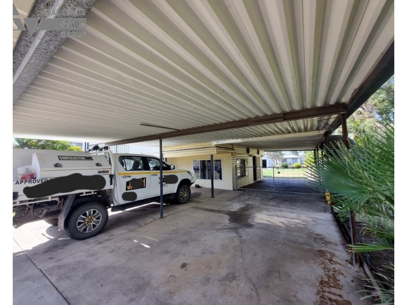 16 Doon St, Blackwater QLD 4717