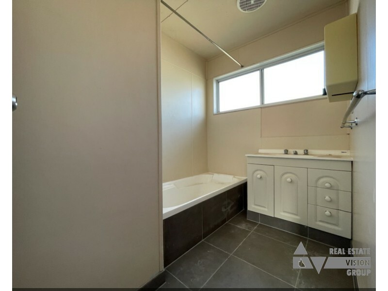 12 Rufus St, Blackwater QLD 4717