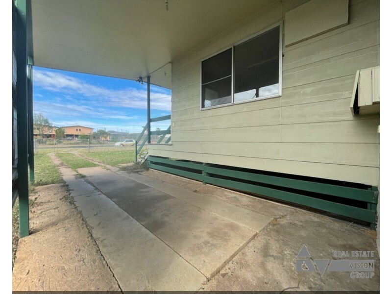 12 Rufus St, Blackwater QLD 4717