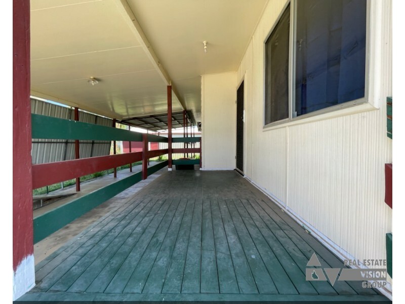 7 Bredhauer St, Blackwater QLD 4717