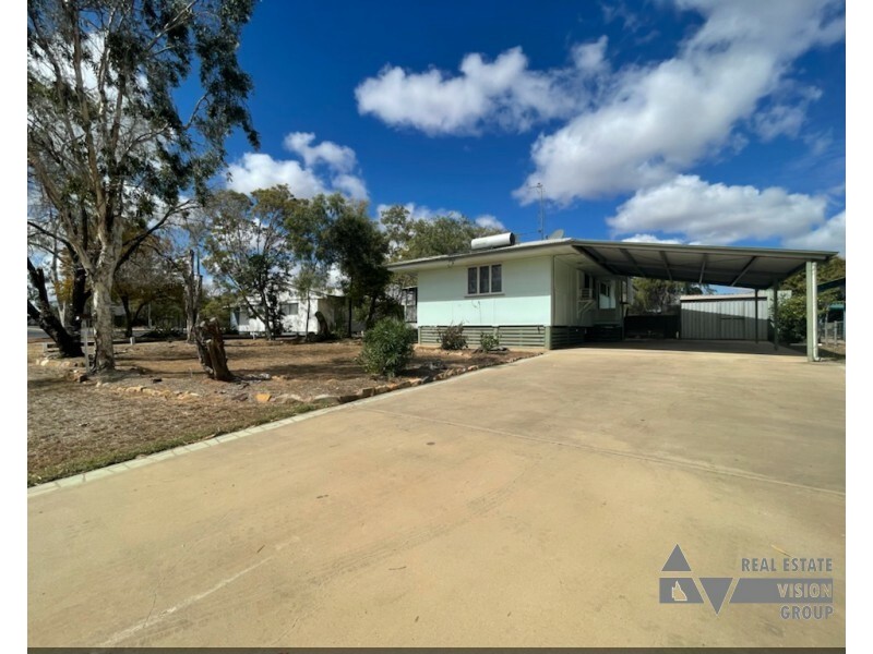 4 Seeman St, Blackwater QLD 4717