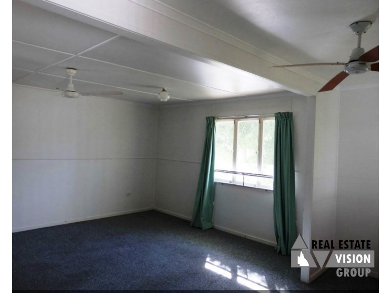 4 Seeman St, Blackwater QLD 4717