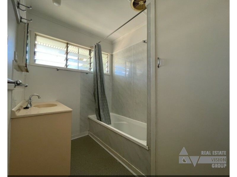 4 Seeman St, Blackwater QLD 4717