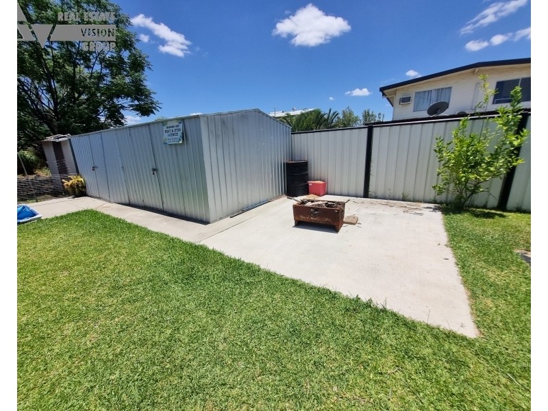 14 Yeates Ave, Blackwater QLD 4717