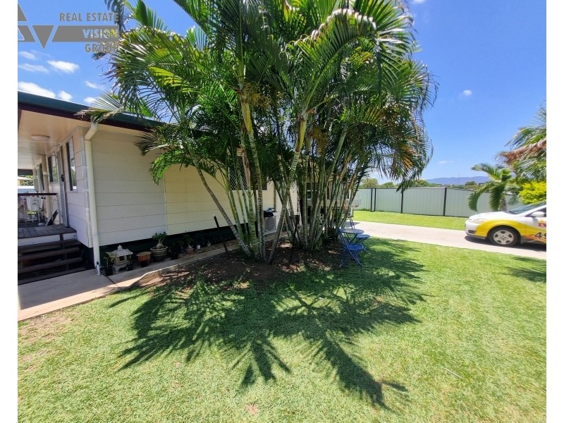 14 Yeates Ave, Blackwater QLD 4717