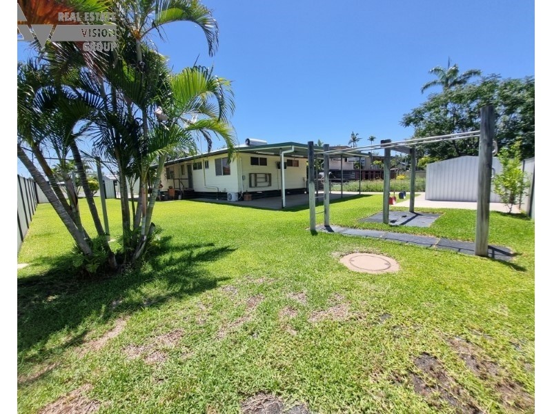 14 Yeates Ave, Blackwater QLD 4717