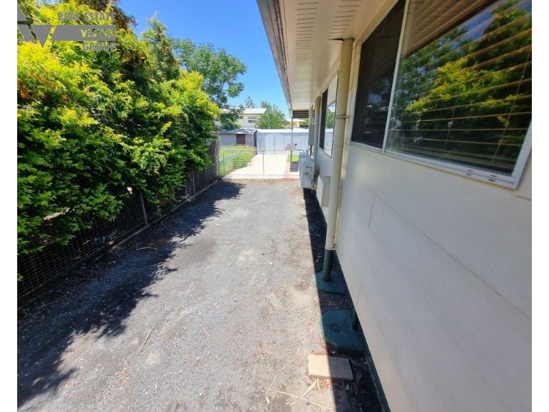 14 Yeates Ave, Blackwater QLD 4717