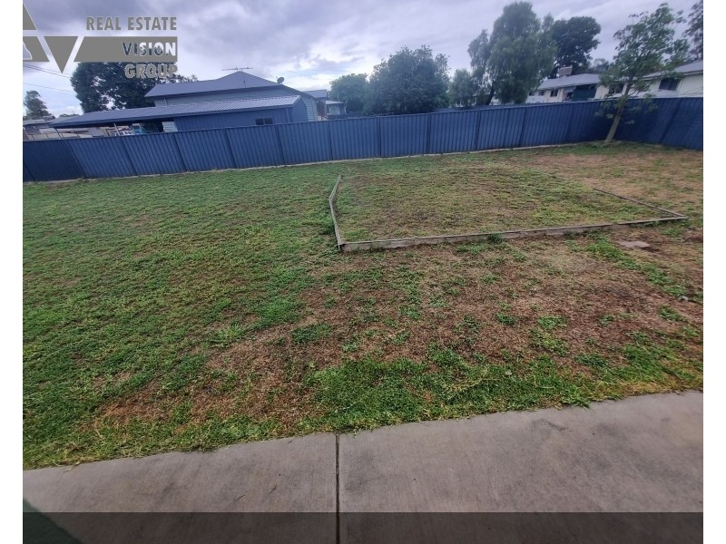 20-22 Sandalwood Street, Blackwater QLD 4717