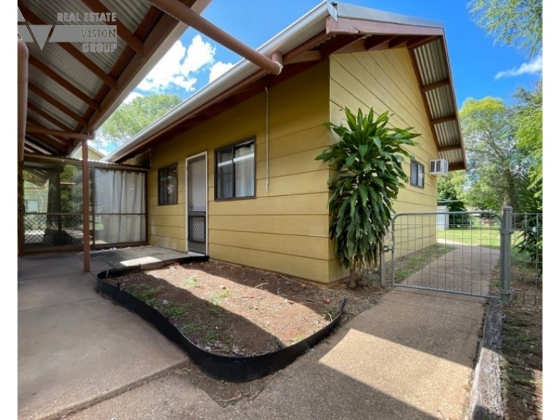 107 Blain St, Blackwater QLD 4717