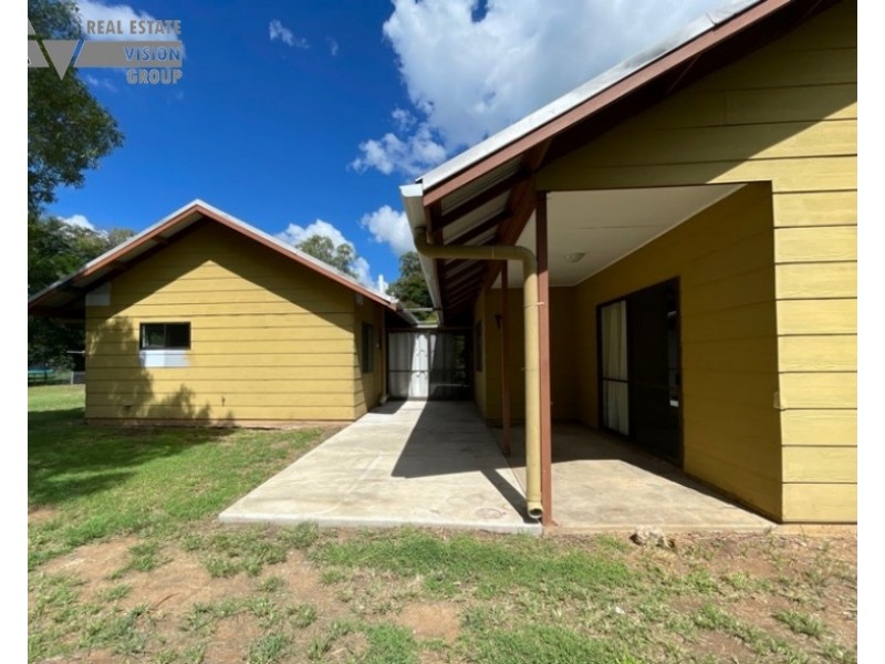107 Blain St, Blackwater QLD 4717