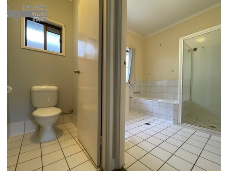 107 Blain St, Blackwater QLD 4717