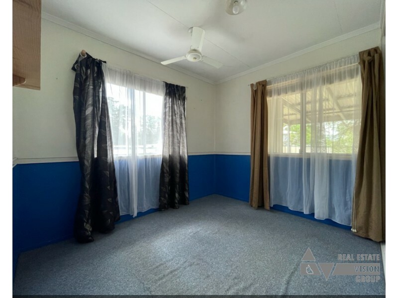 9 Gum St, Blackwater QLD 4717