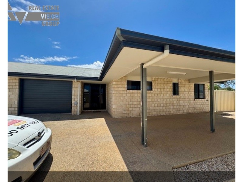2/17 Lakeside Drive St, Emerald QLD 4720