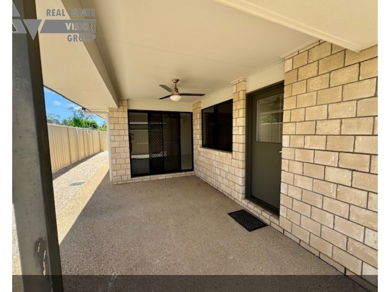 2/17 Lakeside Drive St, Emerald QLD 4720