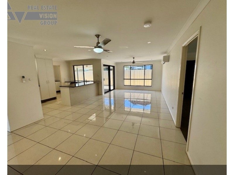 2/17 Lakeside Drive St, Emerald QLD 4720
