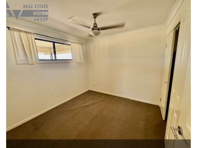 2/17 Lakeside Drive St, Emerald QLD 4720