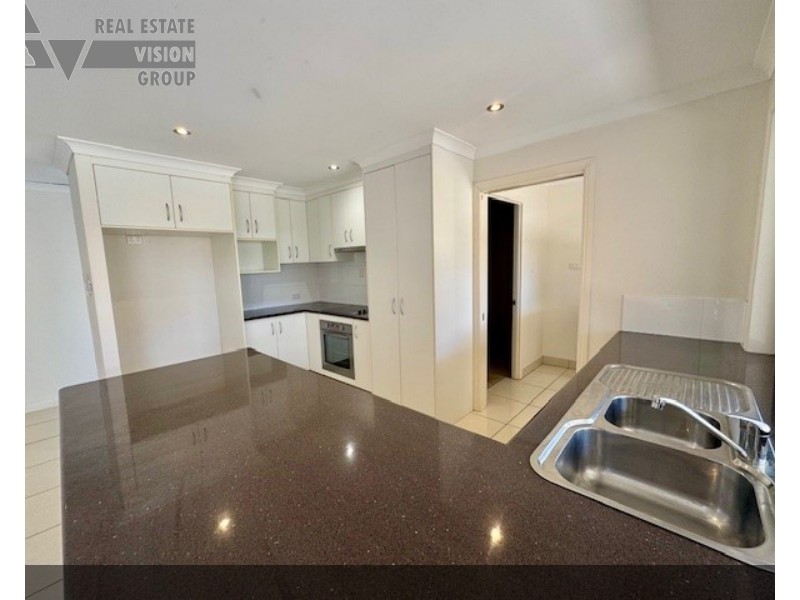 2/17 Lakeside Drive St, Emerald QLD 4720