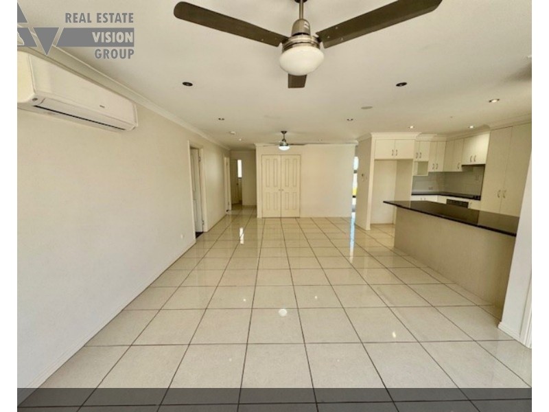 2/17 Lakeside Drive St, Emerald QLD 4720