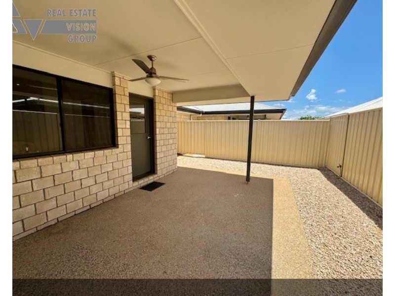 2/17 Lakeside Drive St, Emerald QLD 4720
