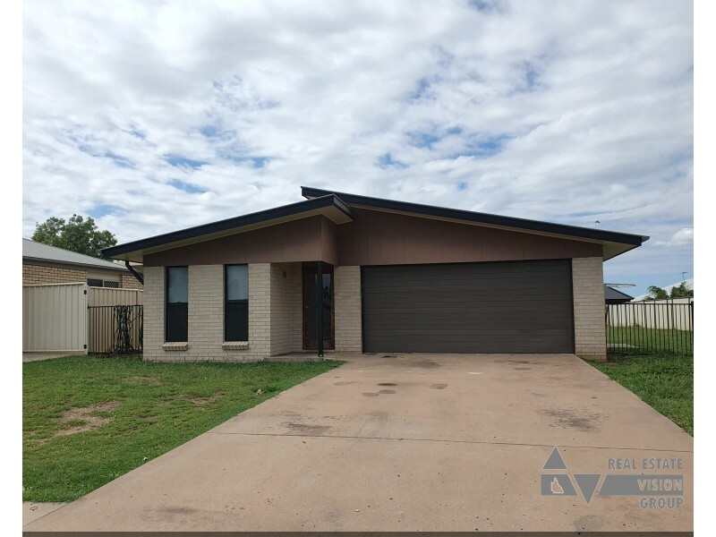 35 Mayfair Drive, Emerald QLD 4720