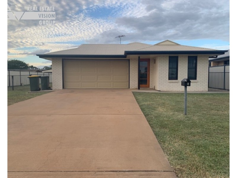 6 Guy St, Emerald QLD 4720